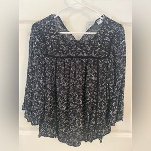 Small old navy black flowy blouse, with tiny white floral print